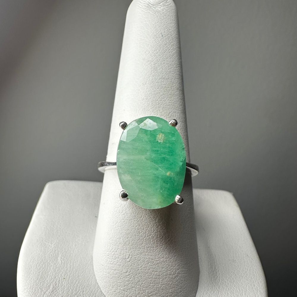 NWOT 12x16mm faceted oval cut Emerald, solitaire ring in solid sterling silver!